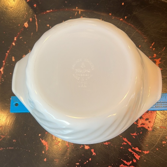 VTG Fire King Oven Proof Casserole - Picture 5 of 12